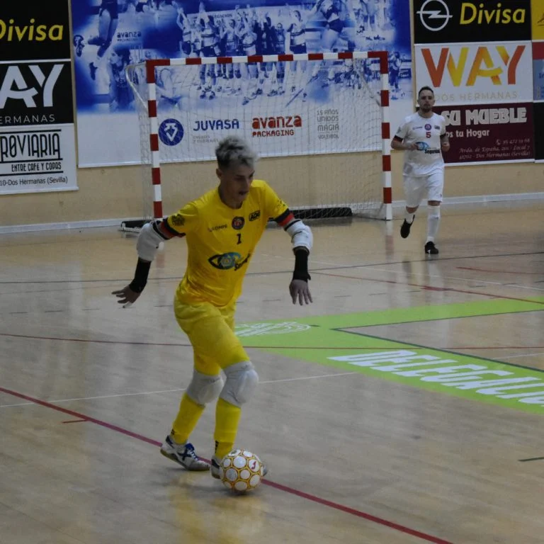 Adri Rubio, primera renovación del GTS Nazareno Dos hermanas FS 2023/2024