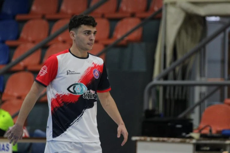 Ante Decorséneca, con la mira puesta en lo alto de la tabla