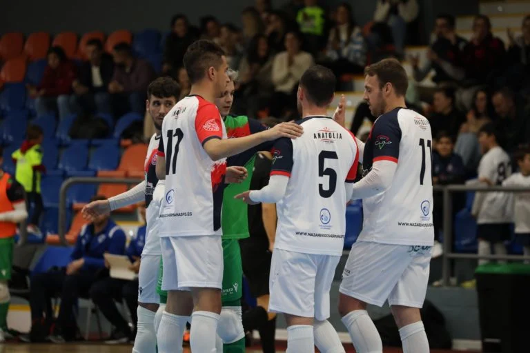 Reacciona para sacar el empate en un partido que se complicó