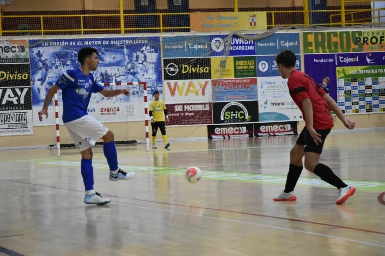 El filial del Nazareno se asegura los playoffs en una victoria ante El Rubio