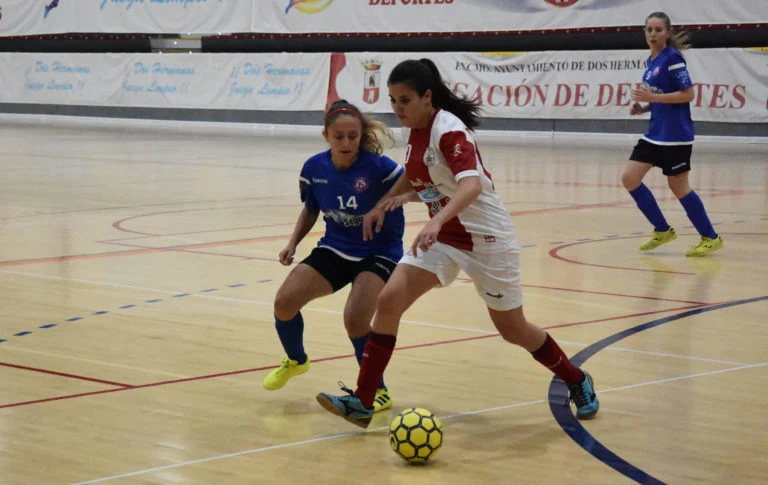 El Nazareno Dos Hermanas Femenino lo intenta con todo, pero no puede contra Atlético Huelin