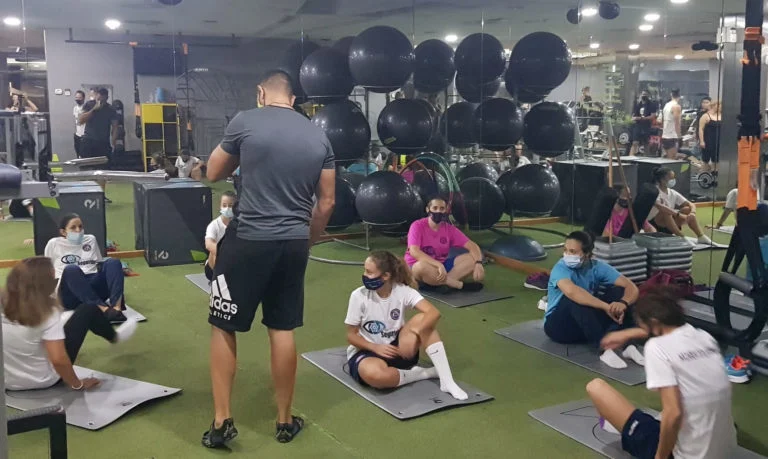 El Nazareno Dos Hermanas Femenino continúa con su puesta a punto en el gimnasio Newfit