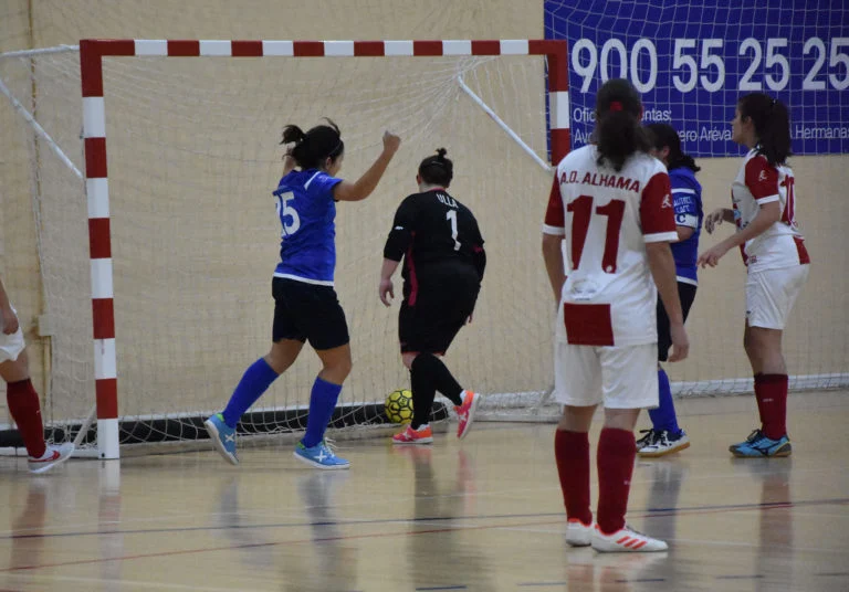 El Nazareno Dos Hermanas Femenino recupera su mejor versión con una goleada al CD Técnicos Al-Ándalus