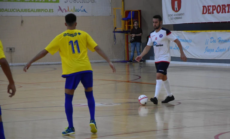 Cierra la primera vuelta ante el Cádiz CF Virgili con la intención de dar un golpe en la tabla
